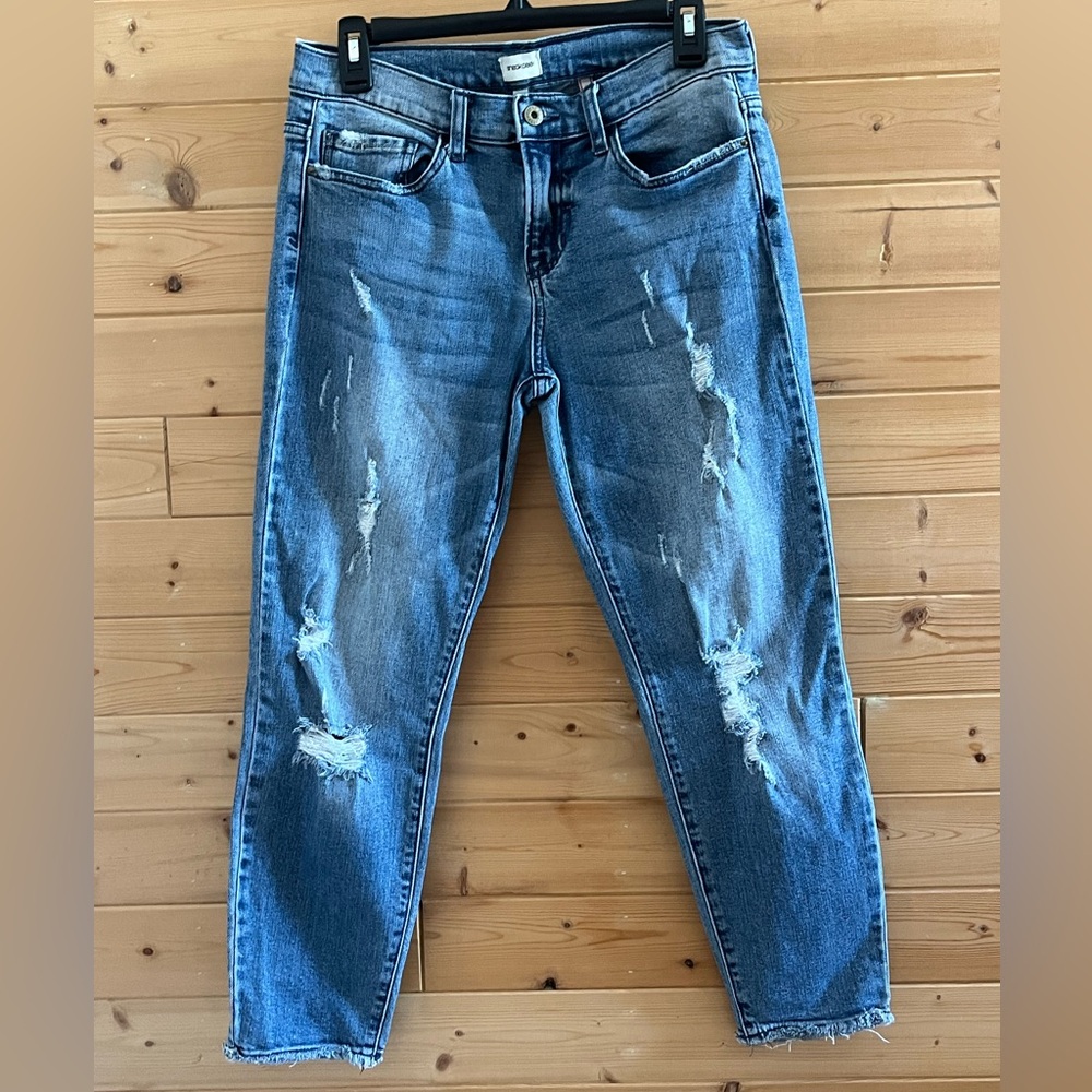 Sneak Peak Sexy Boyfriend Denim blue jeans. Sz7/28w